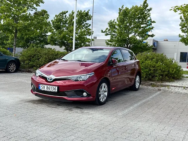 Toyota Auris Hybrid